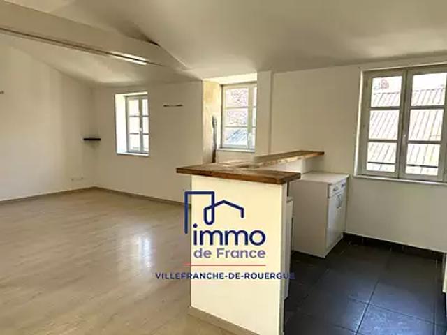 Villefranche de Rouergue 12200 Achat / Vente appartement 2 pièces t2 au dernier étage terrasse