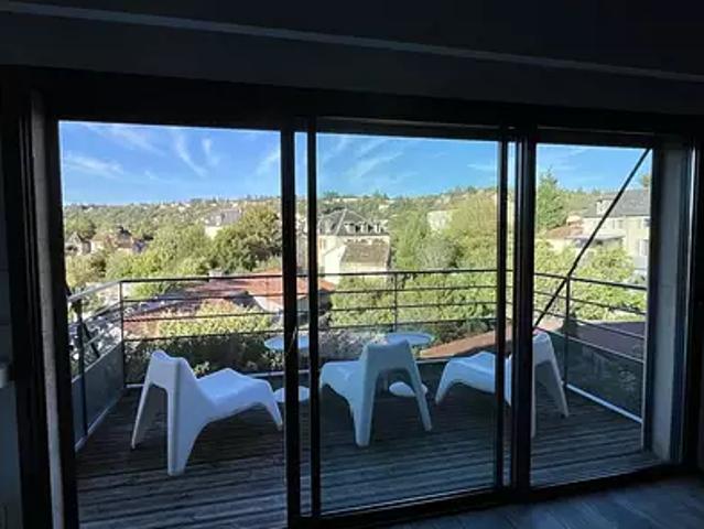 Villefranche de Rouergue 12200 Achat / Vente appartement 4 pièces t4 au dernier étage parking