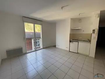 Villefranche de Rouergue 12200 Location appartement 1 pièce t1 parking