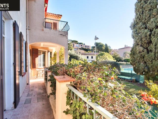 Villefranche sur Mer, 2 minutes from the Col de Villefranche. 159m² Villefranche sur Mer