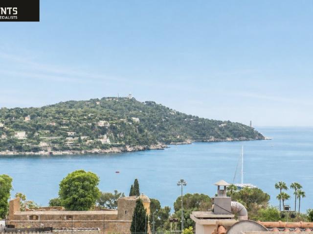 Villefranche sur Mer This 4 bedroom top floor apartment of. 102m² Villefranche sur Mer