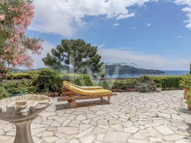 VILLEFRANCHE SUR MER VILLA VUE MER PANORAMIQUE