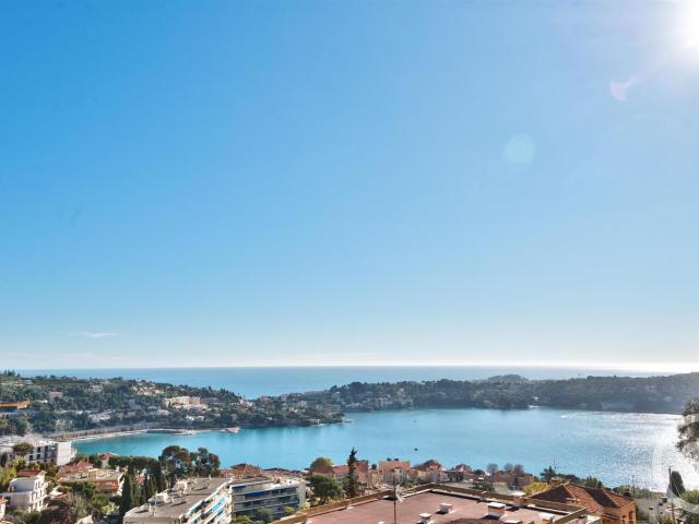 Villefranche Sur Mer A seulement 5 minutes des commerces d. 275m² Villefranche sur Mer
