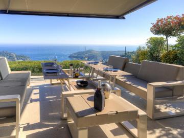 VILLEFRANCHE SUR MER ELEGANTE VILLA VUE MER DE 336 M² A LOUER 3 CHAMBRES PISCINE SPA SALLE DE SPORT