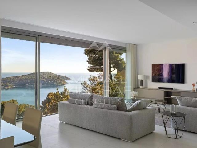 Villefranche sur Mer Luxueuse villa contemporaine avec vue mer spectaculaire