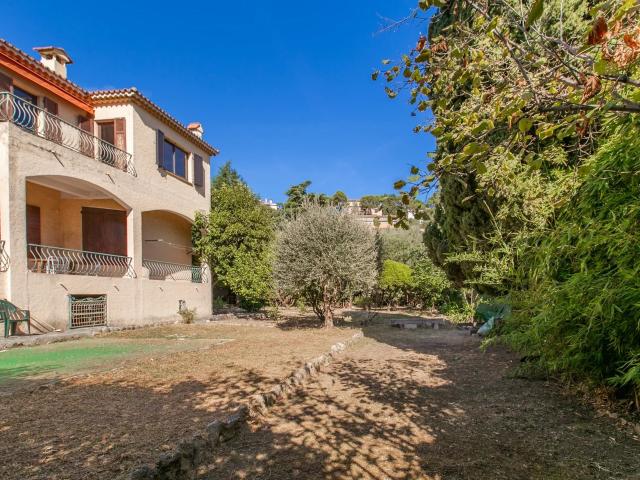 Villefranche sur Mer, secteur Corne d'Or, villa provençale à. 158m² Villefranche sur Mer