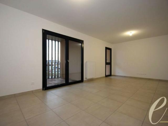 Villefranche Sur Saône CLAUDE VIGNARD – Appartement traversant 4 pièces de 76 m² avec balcon et garage