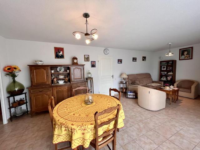 VILLEGLY résidence les Séniorales: Villa T3 terrasse, place