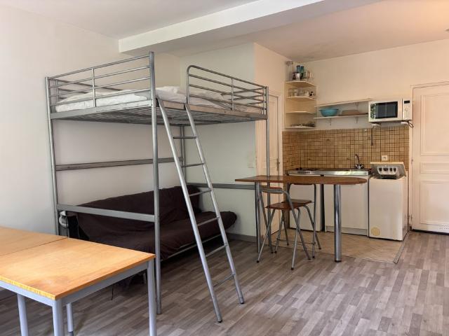VILLEJUIF CENTRE VILLE Studio meublé 24 m²