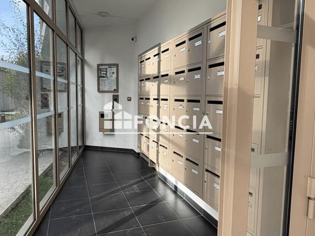 VILLEPINTE – Studio avec balcon et parking