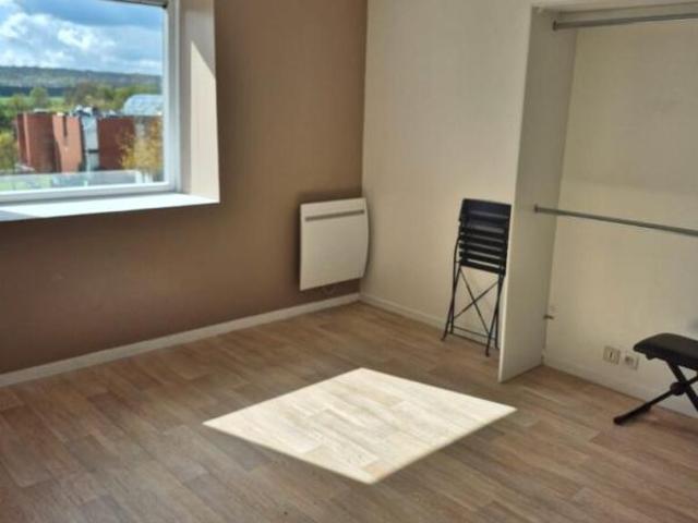 VILLEPREUX A VENDRE APPARTEMENT T2 46.53 M2 AVEC BALCON