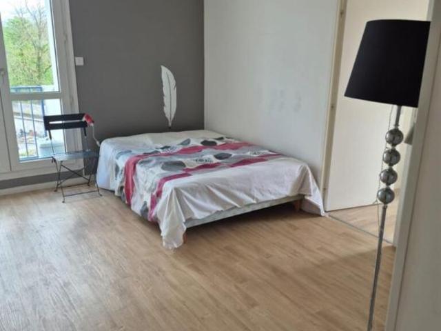 VILLEPREUX A VENDRE APPARTEMENT T2 46.53 M2 AVEC BALCON