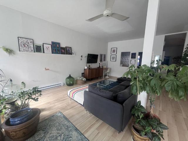 Villeray Superbe Loft 4 1/2 + Parking