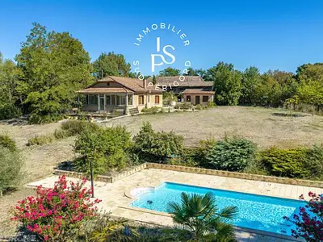 Villeréal 47210 Achat / Vente maison 6 pièces t6 au dernier étage piscine