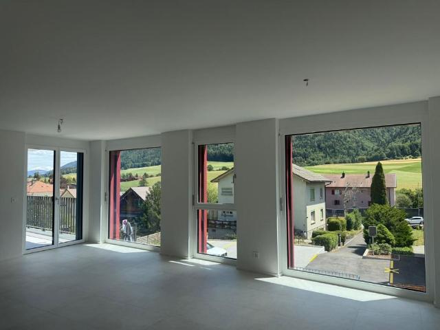 Villeret, magnificent 3.5 room apartment on the 2nd floor with terrace and elevator