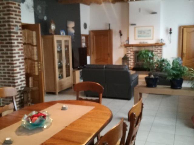 Villers Saint Ghislain: Masion tout confort: 800€