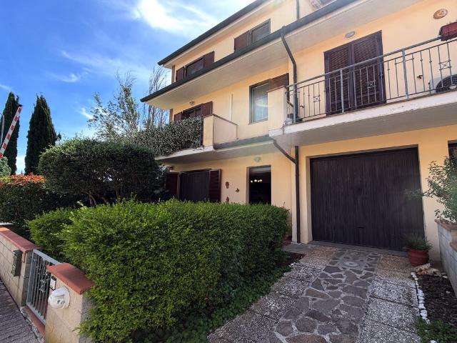 Villetta a schiera con giardino e garage a La Rosa Terricci. 132m² Terricciola