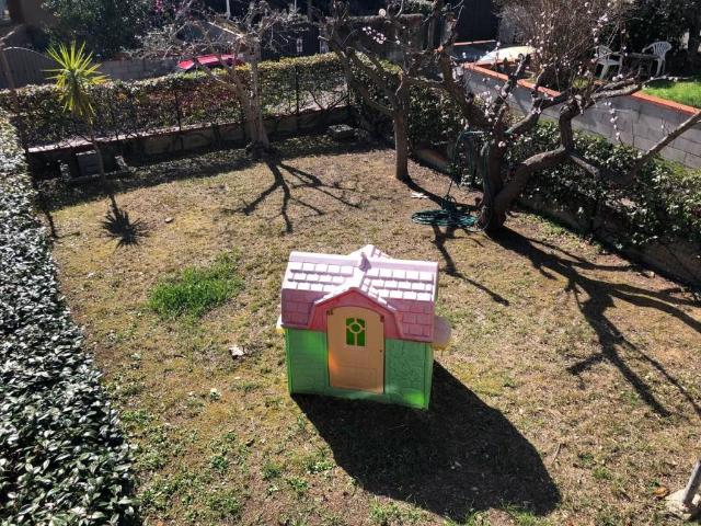 Villetta a schiera con giardino