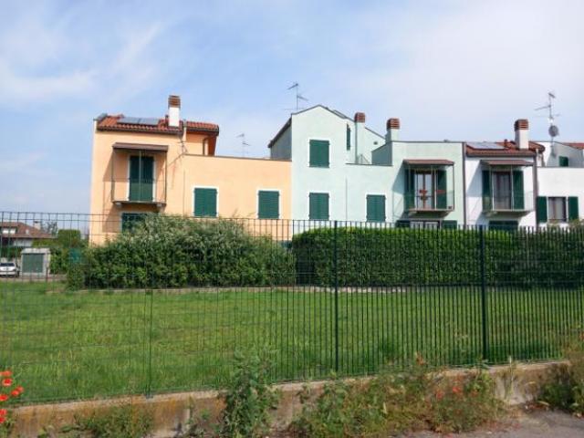 Villetta a schiera di 124 m con 4 locali in vendita a Biandrate