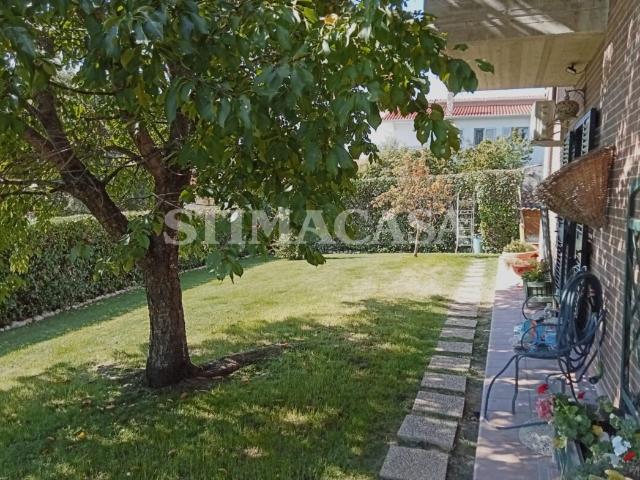 Villetta a schiera di testa in affitto a San Pelino Contatti