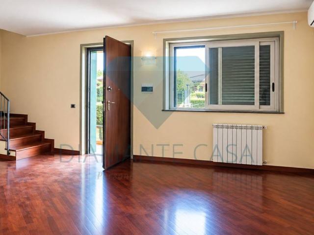Villetta a schiera in affitto a Aci Catena CT