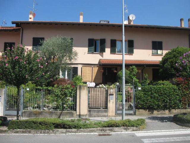Villetta a schiera in affitto a Barzanò LC