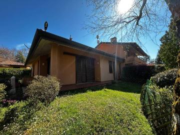 Villetta a schiera in affitto a Appiano Gentile CO