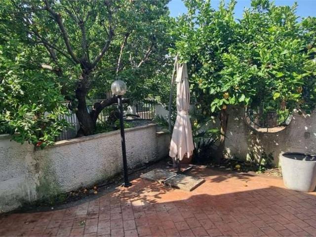 Villetta a schiera in affitto a Pomezia RM