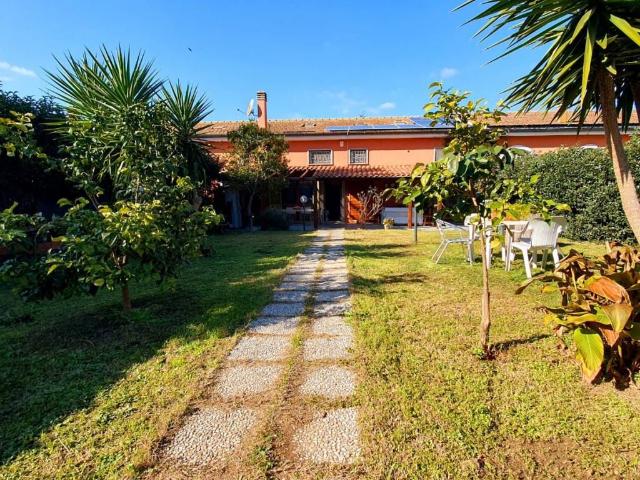 Villetta a schiera in affitto a Roma RM