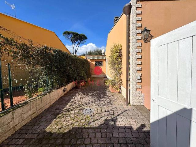 Villetta a schiera in affitto a Roma RM