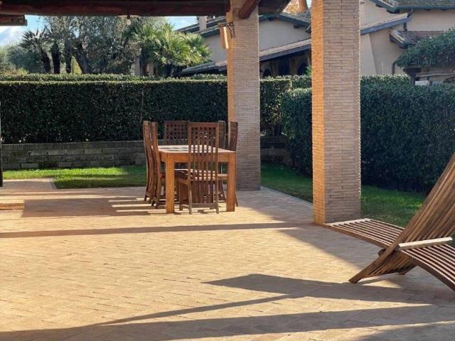 Villetta a schiera in affitto a Roma RM