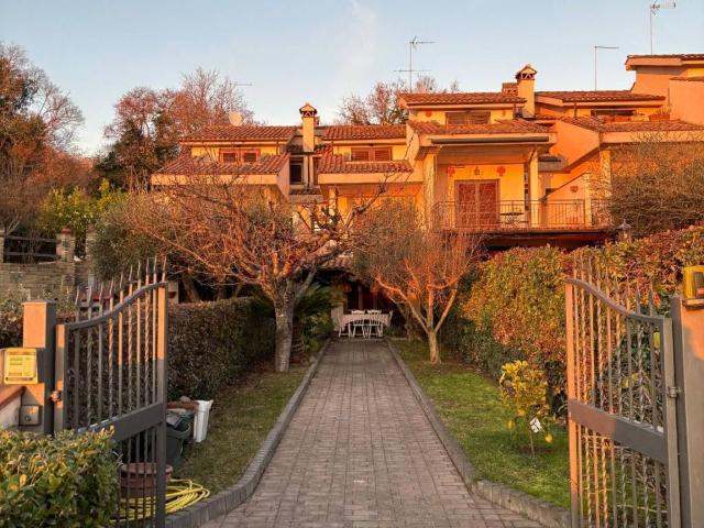 Villetta a schiera in affitto a Trevignano Romano RM