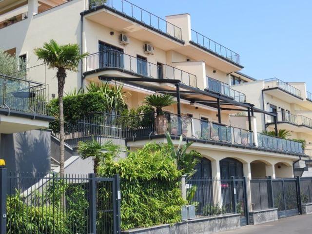 Villetta a schiera in affitto di 500 m² in Via Matilde Serao, 25