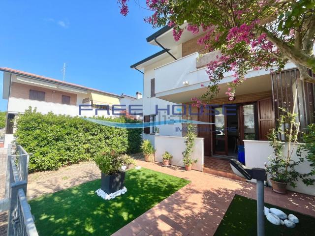Villetta a schiera in affitto di 60 m² in Via Pinarella, 157