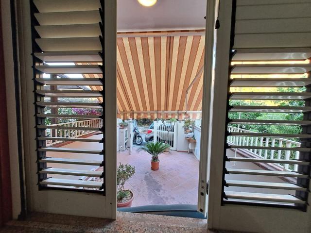 Villetta a schiera in affitto di 80 m² in Via Nettuno, 151