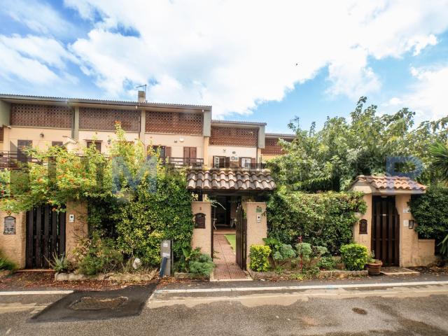 Villetta a schiera in affitto di 80 m² in Via Sant&apos Agata di Militello, 8