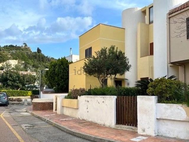 Villetta a schiera in affitto di 93 m² in Via Lungomare