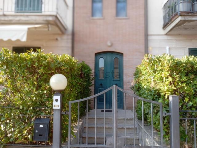 Villetta a schiera in affitto di 90 m² in Via Dante Alighieri