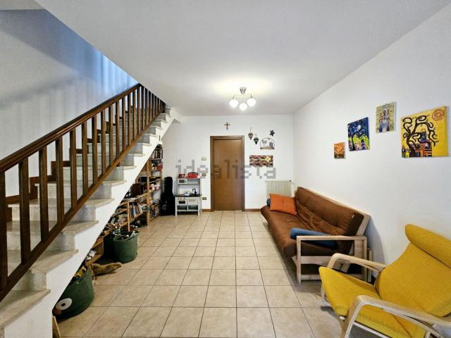Villetta a schiera in affitto di 100 m² in Via Europa