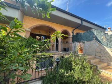 Villetta a schiera in affitto di 100 m² in Via Madonna della Pace, 7