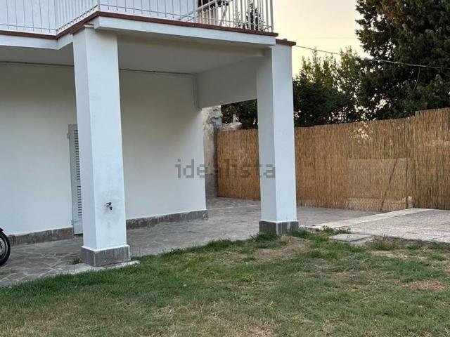 Villetta a schiera in affitto di 105 m² in Via di Corniola