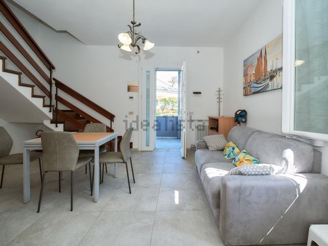 Villetta a schiera in affitto di 110 m² in Via Venezia Giulia, 21