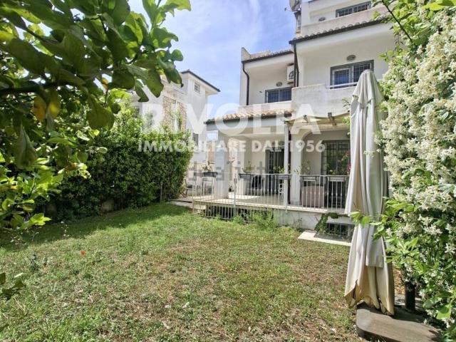 Villetta a schiera in affitto di 110 m² in Viale Viareggio