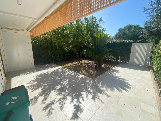 Villetta a schiera in affitto di 110 m² in Viale Dei Pini, 2
