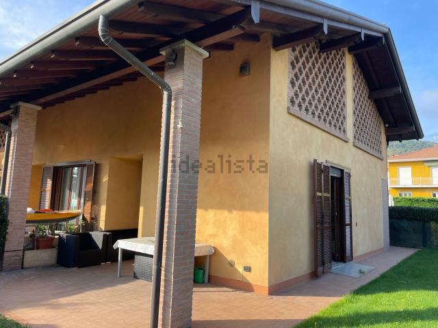 Villetta a schiera in affitto di 120 m² in Via Metà Campagna