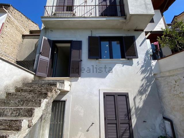 Villetta a schiera in affitto di 130 m² in Via Giovenale