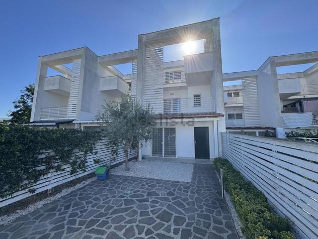 Villetta a schiera in affitto di 130 m² in Via Luigi Perrachio