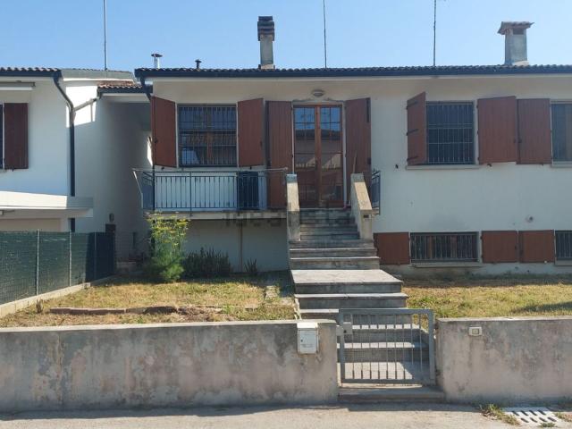 Villetta a schiera in affitto di 130 m² in Via Roma