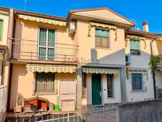 Villetta a schiera in affitto di 132 m² in Via Giuseppe Garibaldi, 52