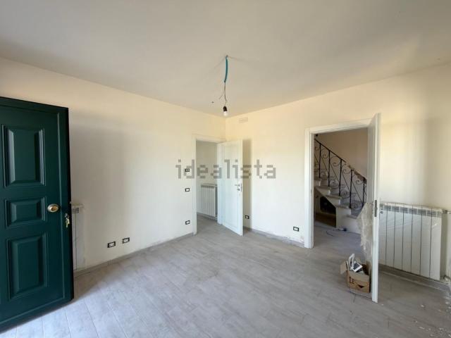 Villetta a schiera in affitto di 140 m² in Via della Canovetta, 392